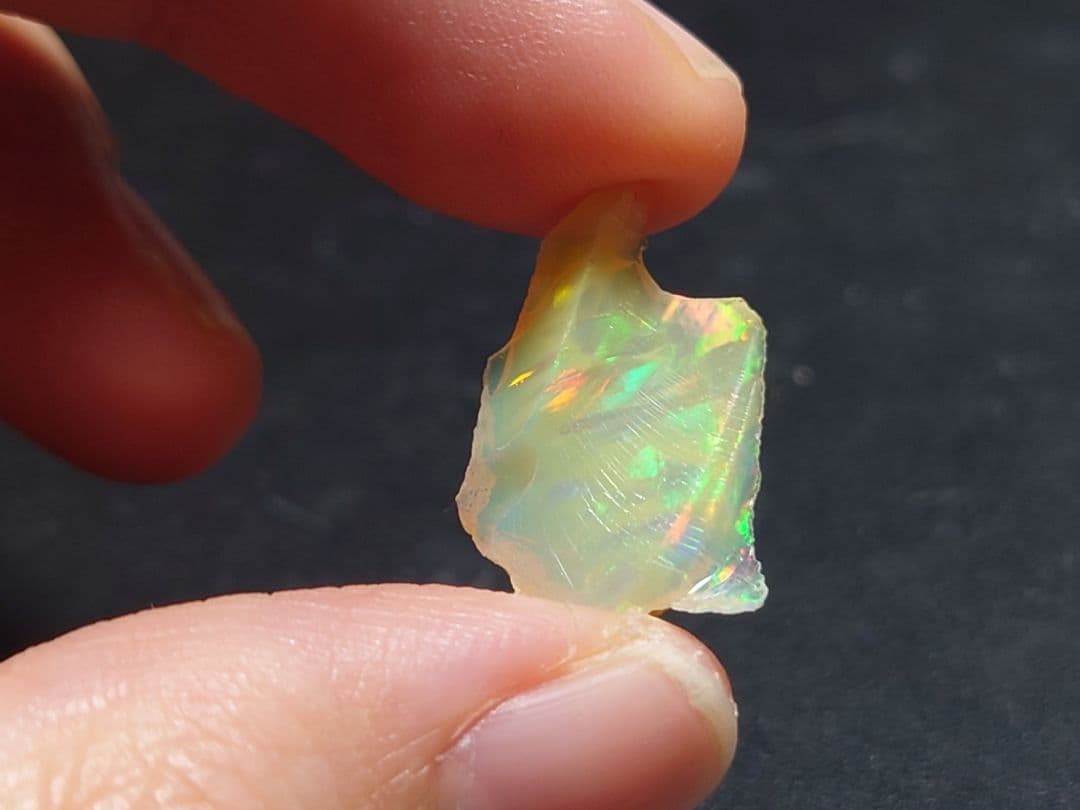 エチオピアウェロ産　オパール　ジュエリーグレード　原石　鉱物標本