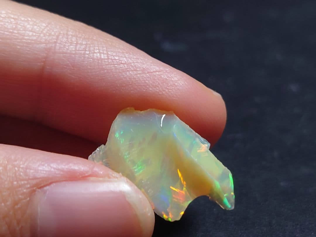 エチオピアウェロ産　オパール　ジュエリーグレード　原石　鉱物標本