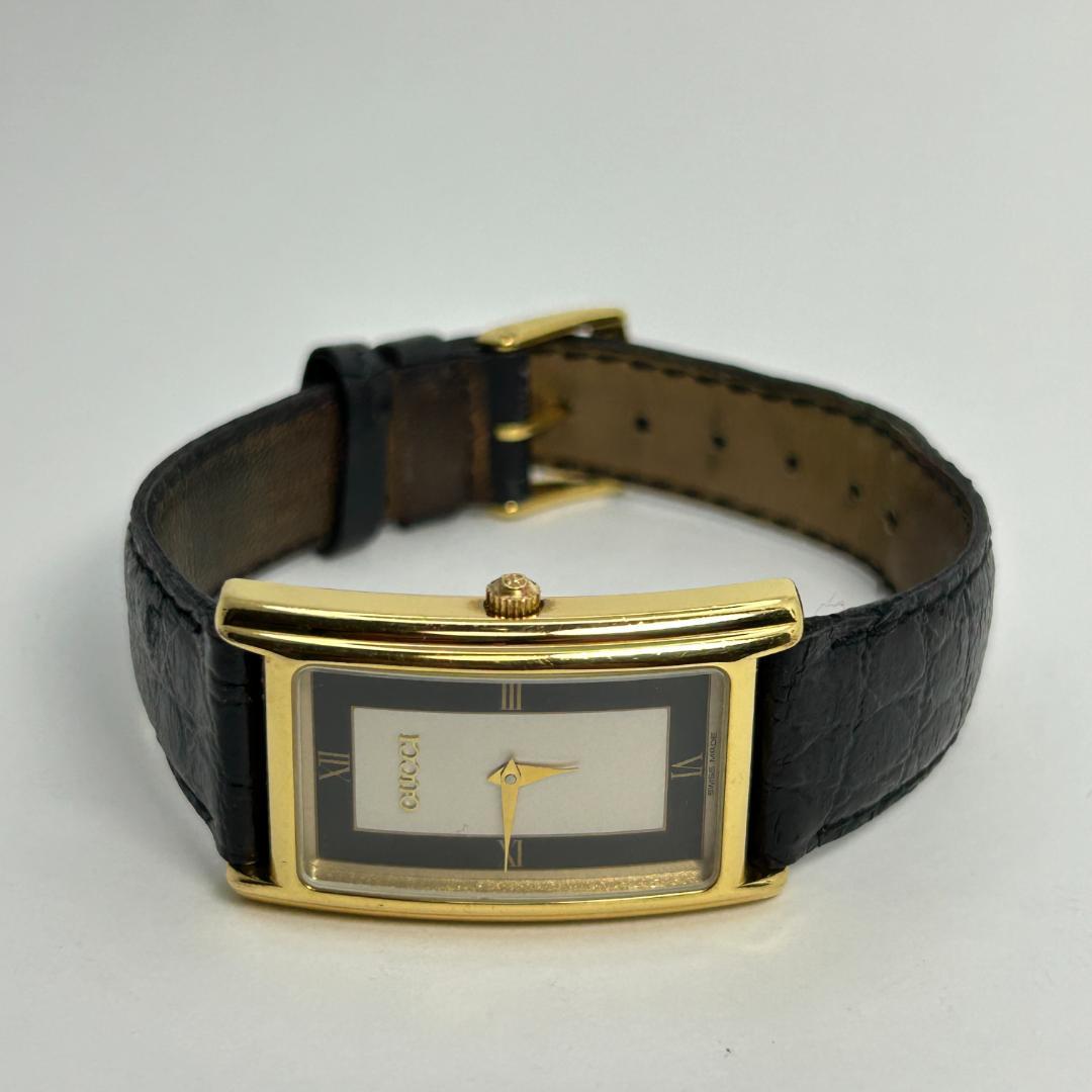 【人気】GUCCI グッチ 2600M レクタンギュラー ブラック文字盤 メンズ