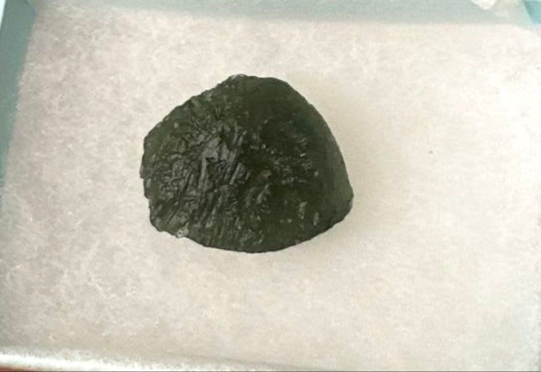 モルダバイト　原石　約11g