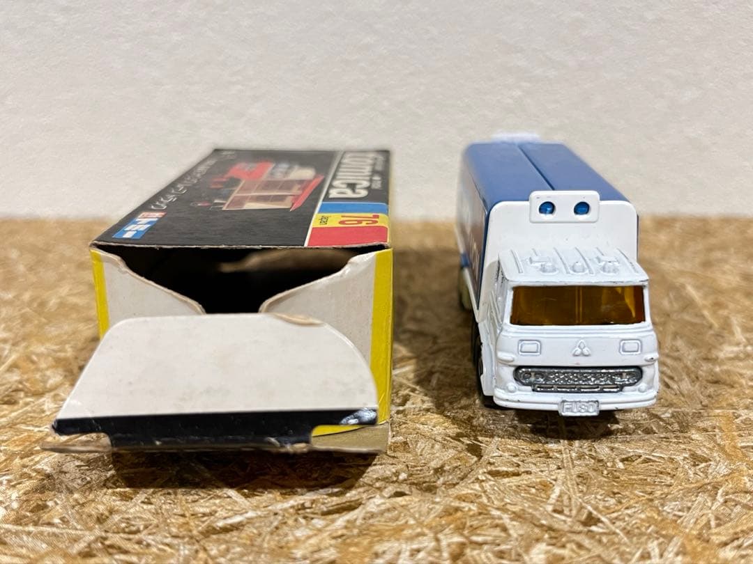 トミカ 日本製 黒箱 76-3 ふそう ウイングルーフトラック 試作品