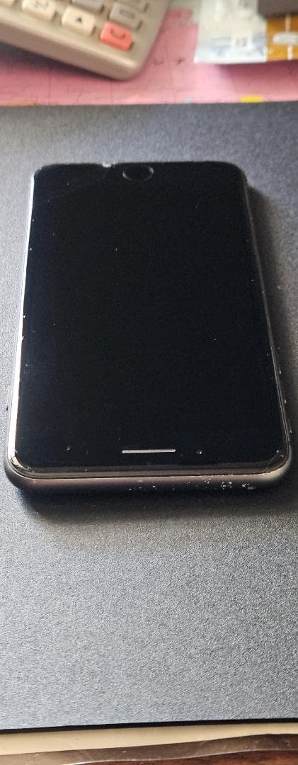 iPhone8plus 64GB 画面にひび割れ simフリー