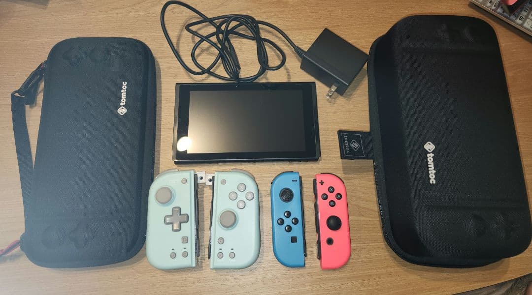 Nintendo Switch 本体 ジョイコン×2tomtocケース×2セット