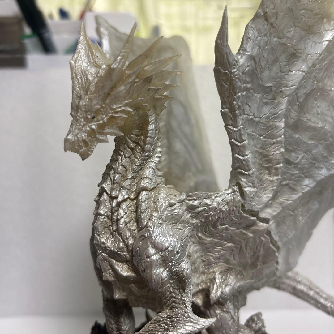 【希少品】モンスターハンター　クリエイターズモデル　クシャルダオラ　脱皮ver