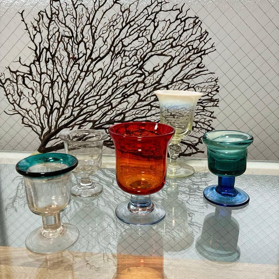 骨董　時代ガラス　希少　朱赤暈し　ベル型　水色脚付　小さめ　氷コップ１客