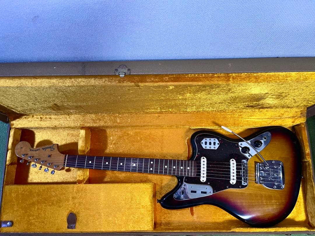 ギター Fender USA American Vintage 62 Jaguar