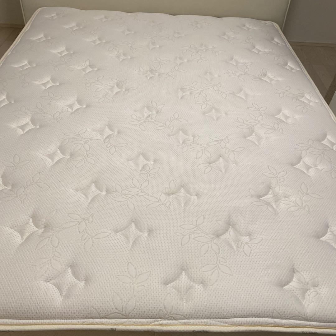 BoConceptベッドフレーム　マットレスサータ