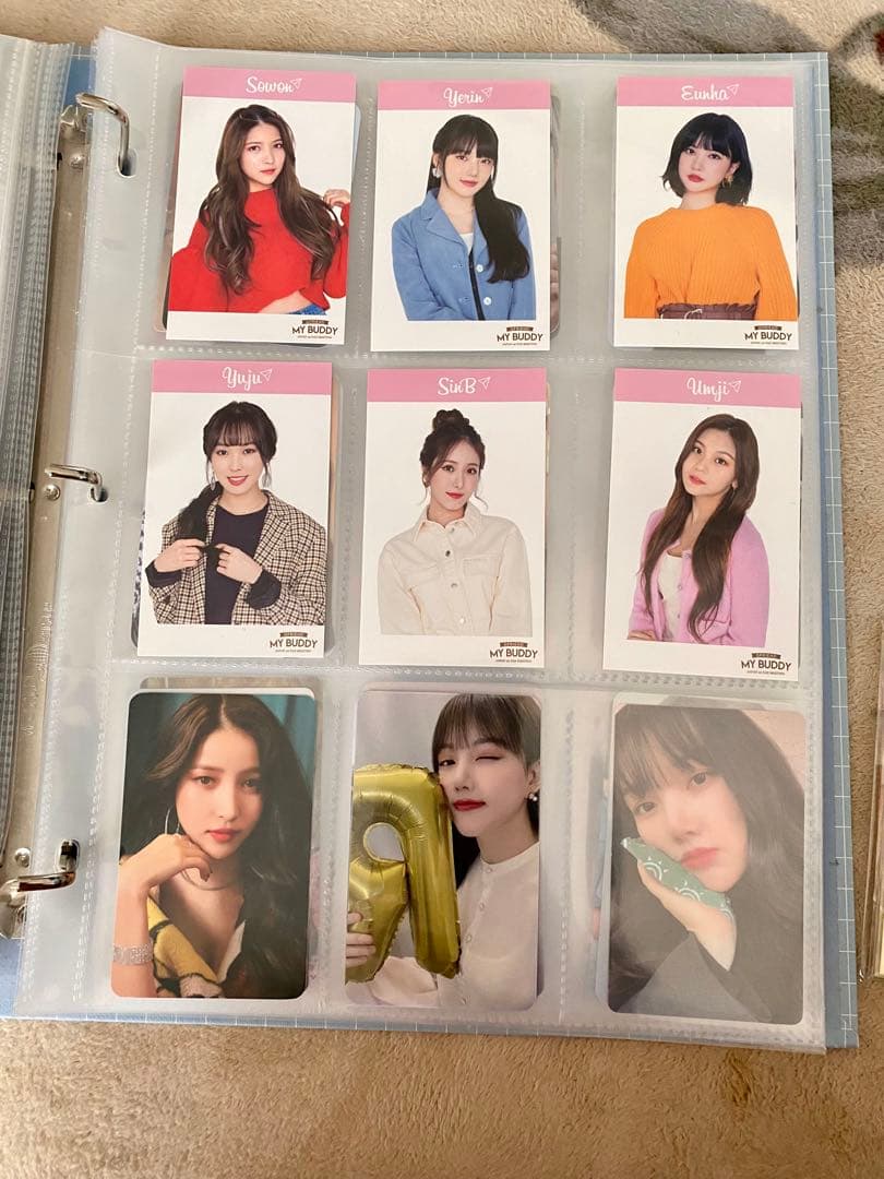 GFRIEND公式フォトカードバインダー&トレカ&グッズセット。