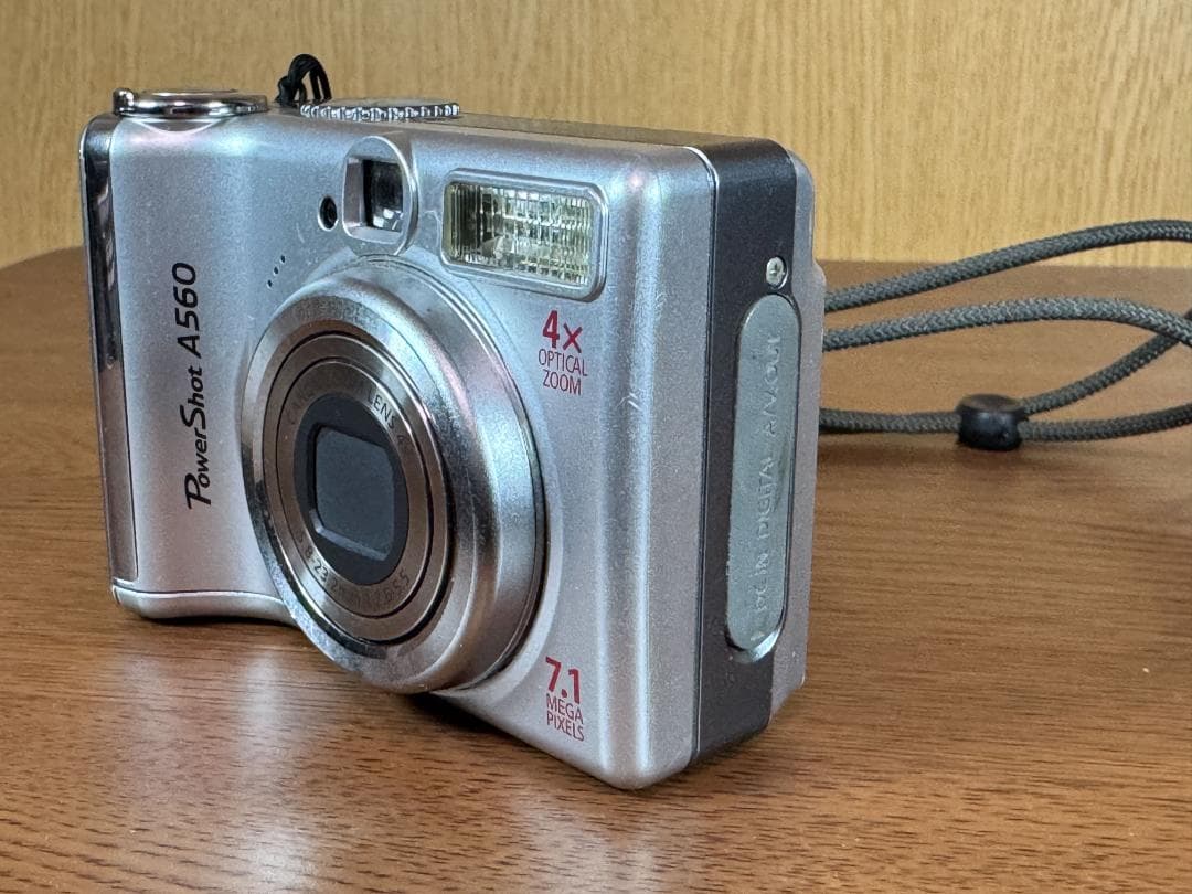 Canon PowerShot パワーショット A560 シルバー 乾電池式
