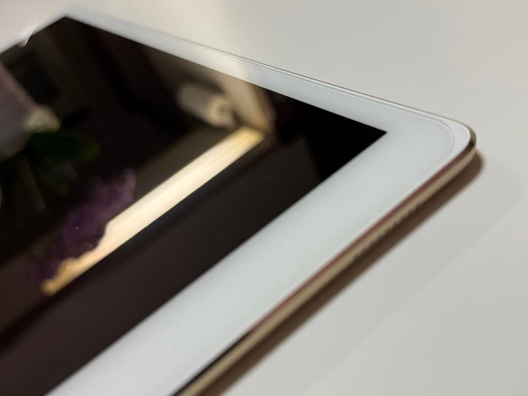 • iPad Pro 12.9 第1世代 128GB 美品 ガラスフィルム付 •