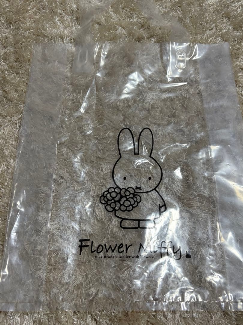 【新品未使用】フラワーミッフィー　ほわほわマスコット　２点セット ショッパー付き