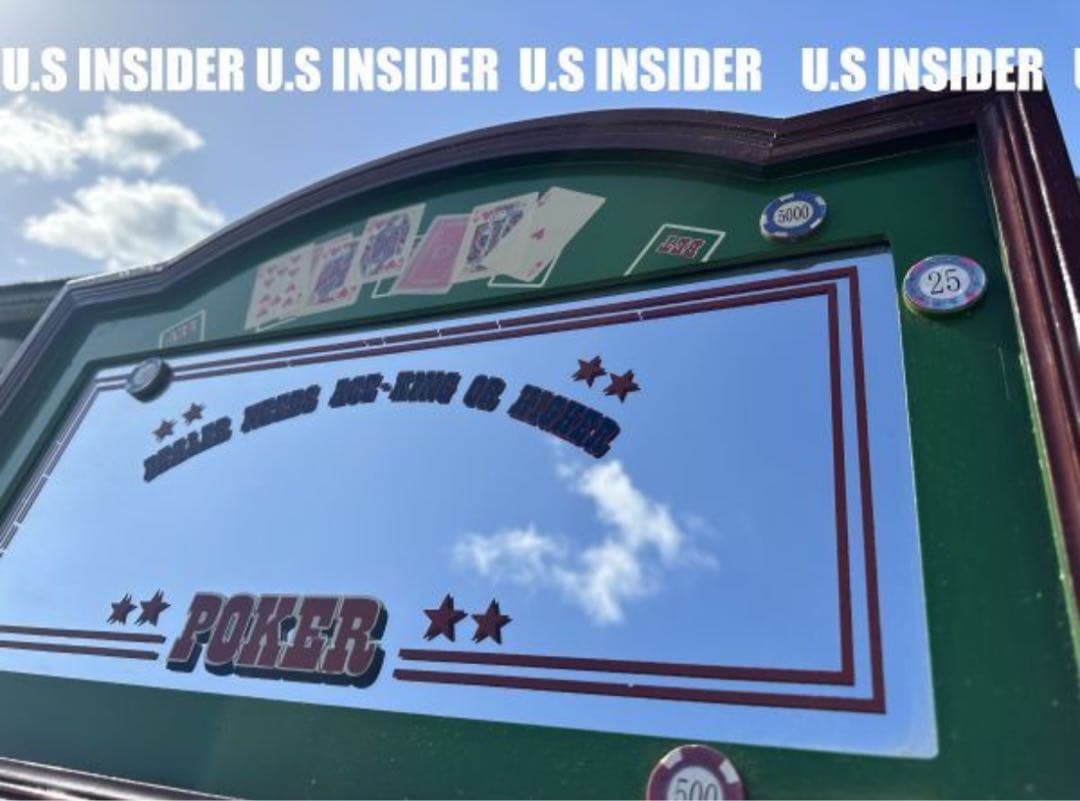 LAより入荷!!　2005年 トランプ・ポーカー / 壁掛けミラー　大型68cm