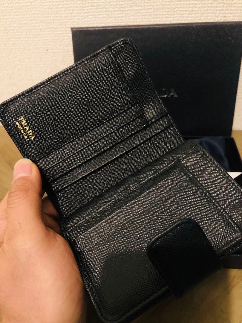 PRADA 二つ折り財布 サフィアーノレザー(ICチップ(RFID)搭載)