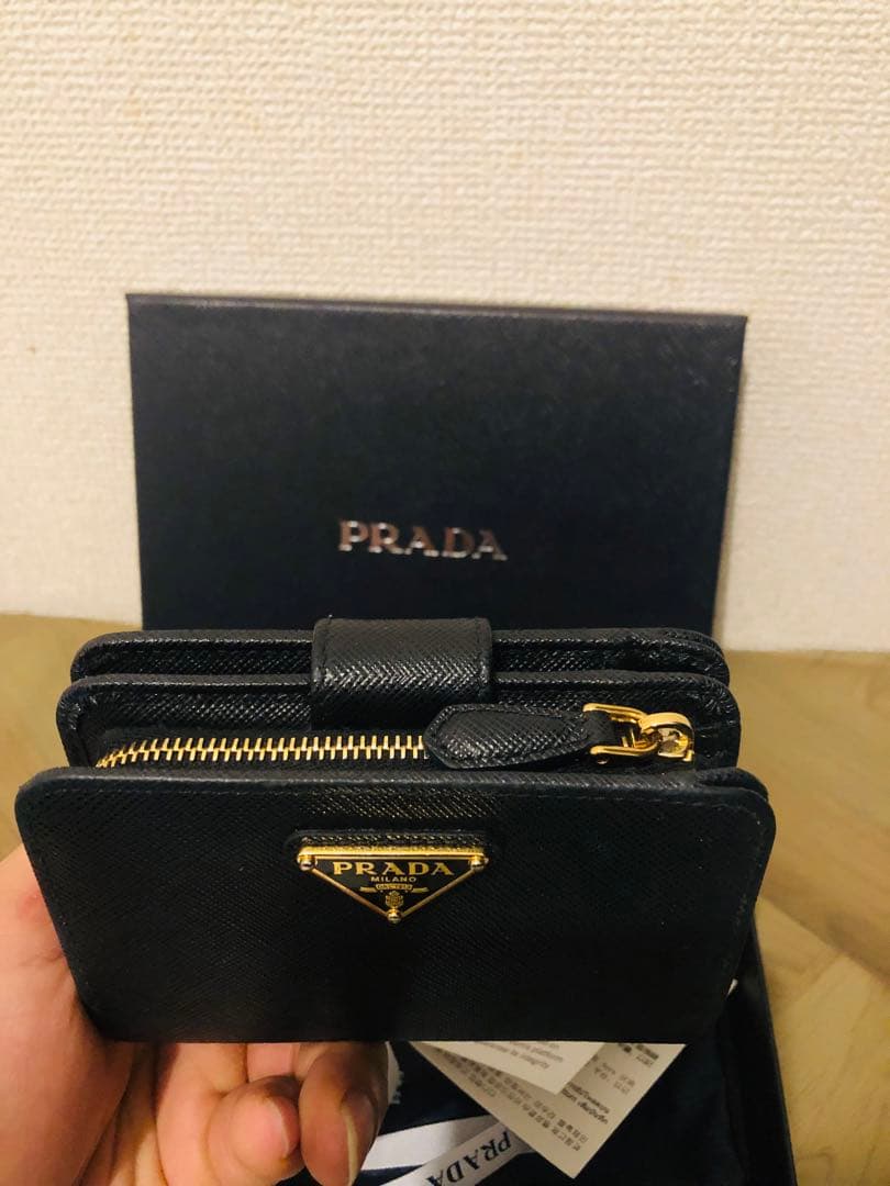 PRADA 二つ折り財布 サフィアーノレザー(ICチップ(RFID)搭載)