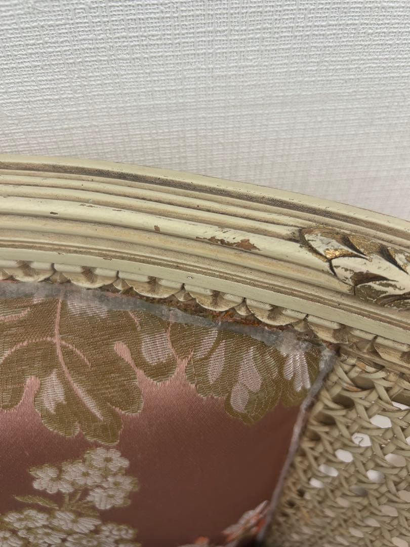 アンティーク 籐椅子 ピンク フラワーパターン