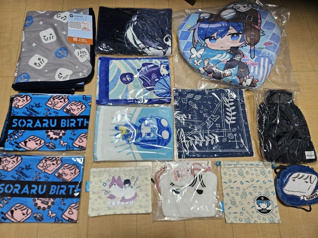 そらる　グッズ　(缶バ　タオル　クッション等)