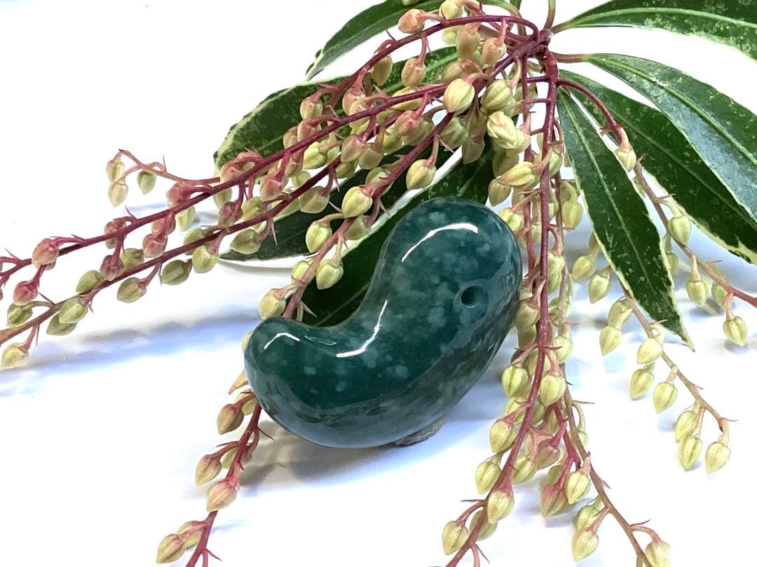 ✳premiumシリーズ　珍‼️希少吉兆雪輪文様 糸魚川青翡翠入りコン沢　鑑別書付