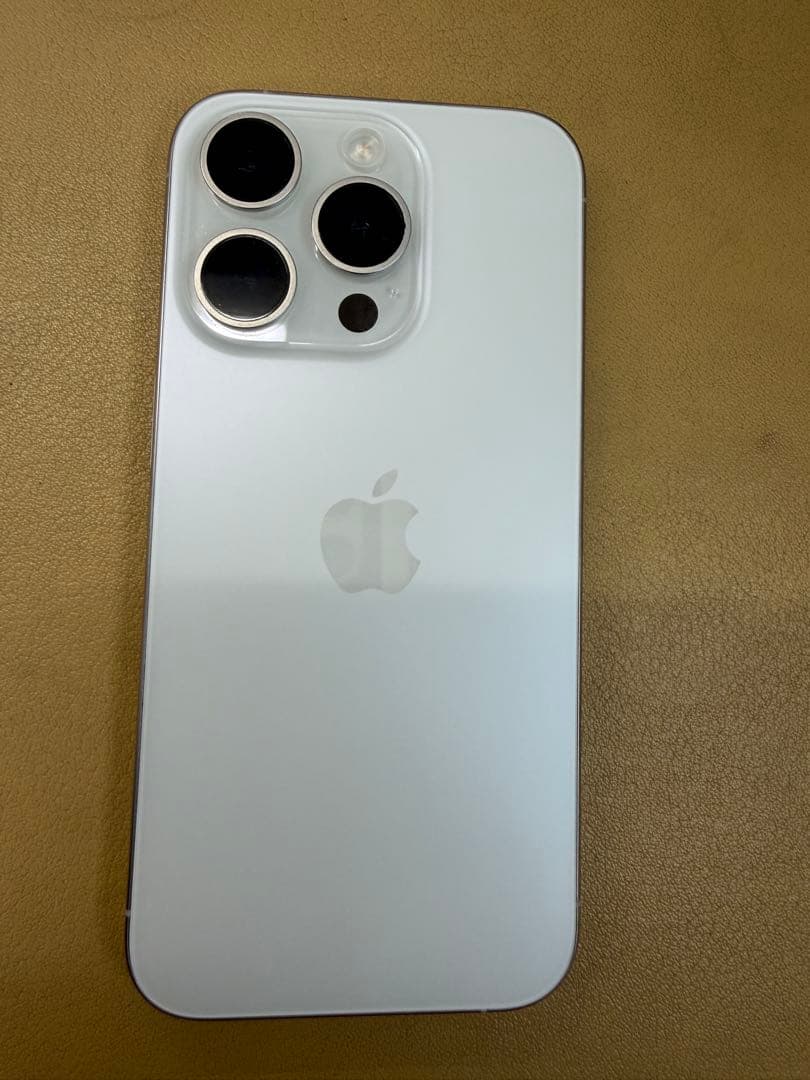 iPhone 15Pro ホワイト　本体のみ