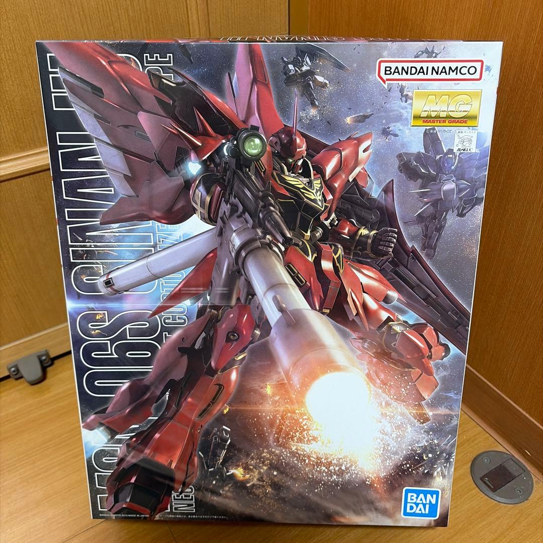 ネオ・ジオン　ニュータイプ専用モビルスーツ　MSN-06S シナンジュ