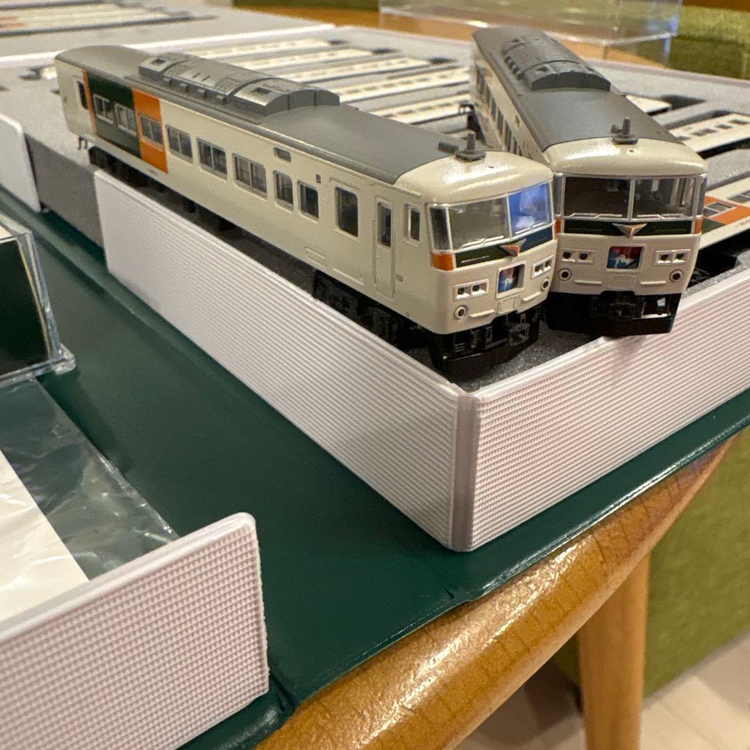 KATO 10-219/220/225 185系0番台踊り子新塗色15両フル③