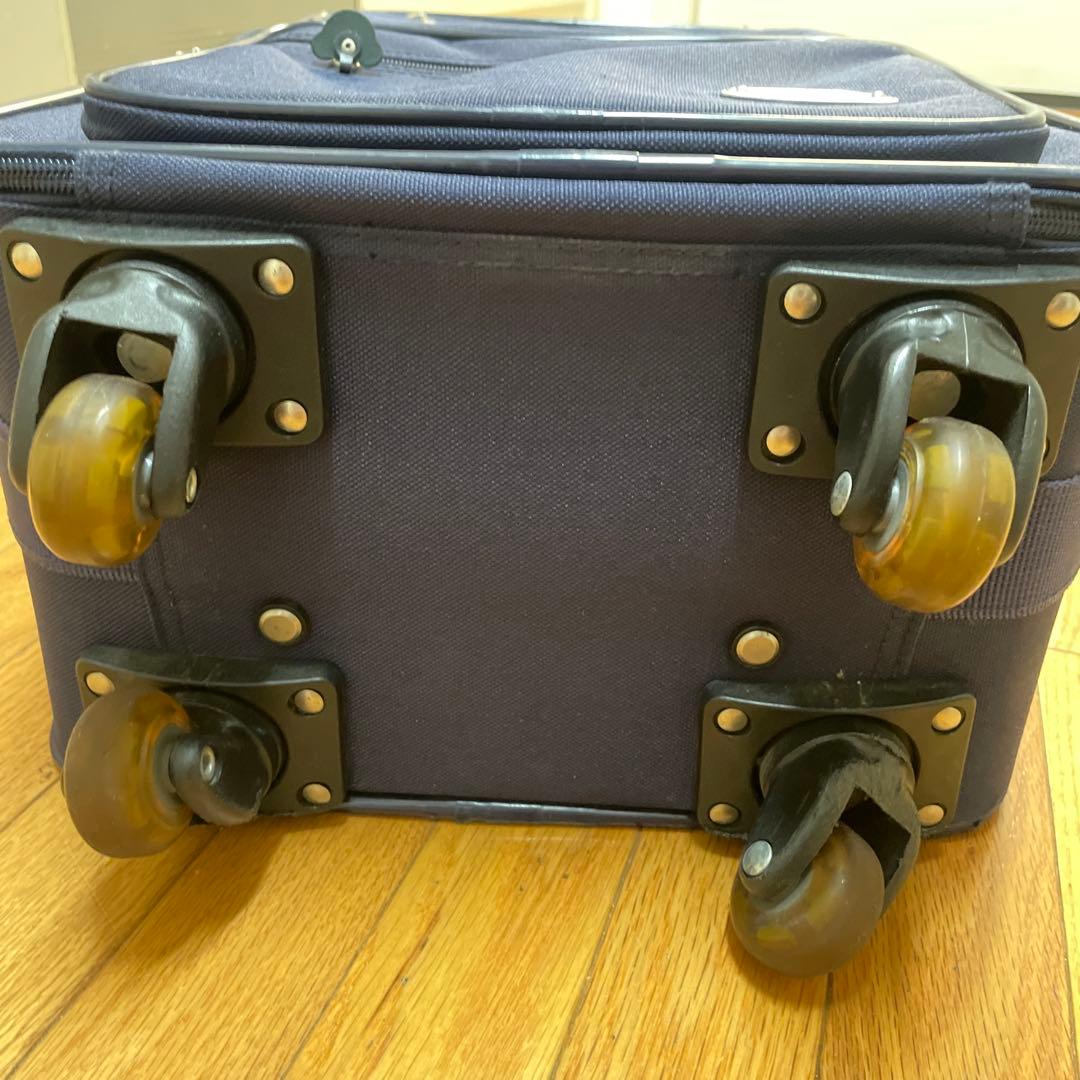 familiar ファミリア　紺色キャリーケース　スーツケース