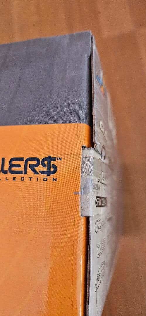 ミニカー DUB CITY Lincoln Navigator 1:18