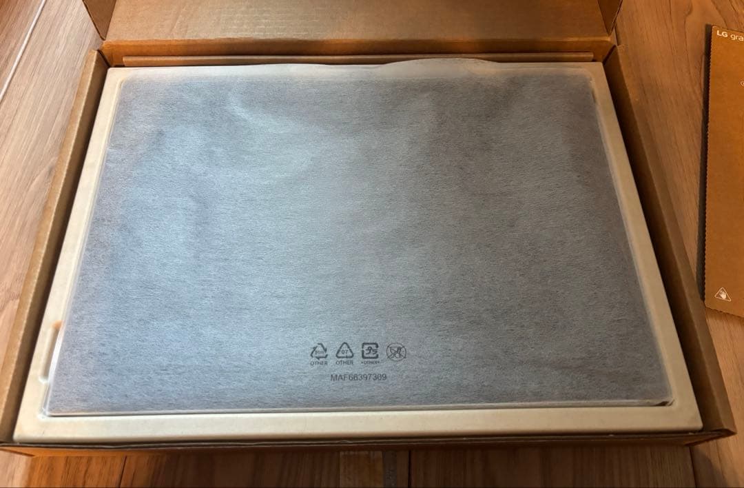 【@0209】★美品★LG gram ＋view 16MR70