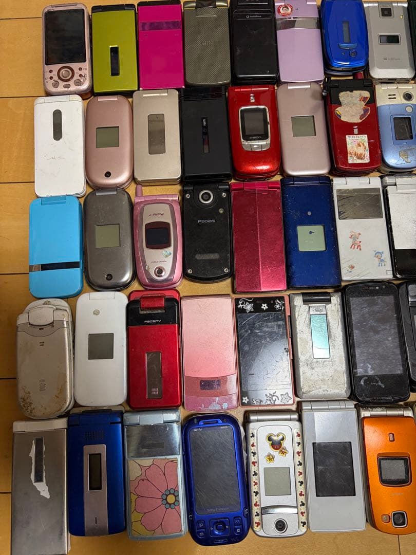 携帯電話　ガラケー　全65台　動作未確認品 修理部品取り専用
