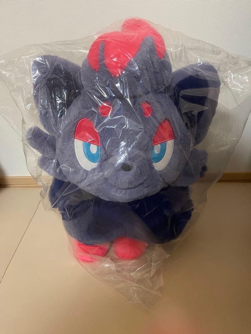 ポケモンセンターオリジナル　ふわふわ抱きぬいぐるみ　ゾロア