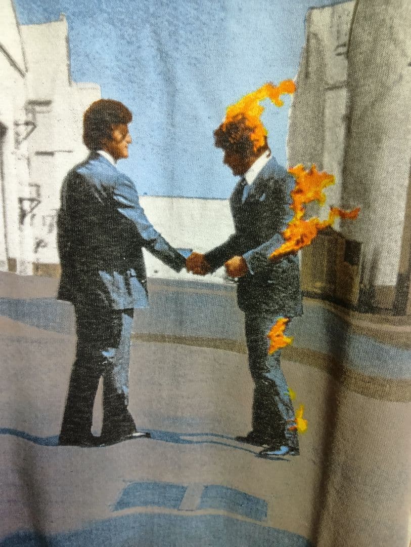 ピンクフロイドTシャツ 炎のデザイン