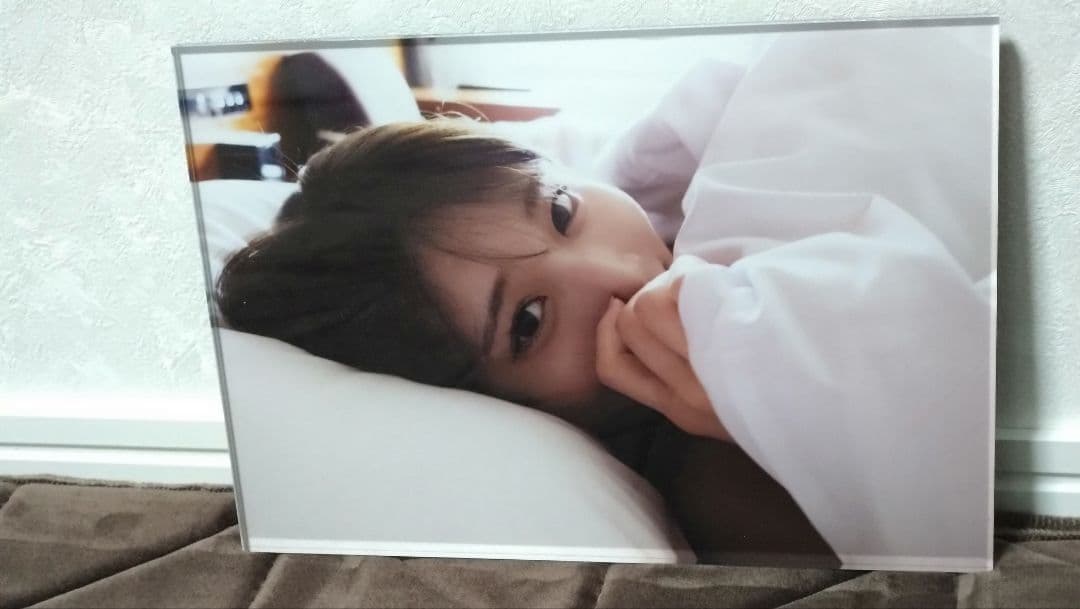 河北彩伽写真展「うたかたの花」写真#11（アクリルフレーム、サイン付き）