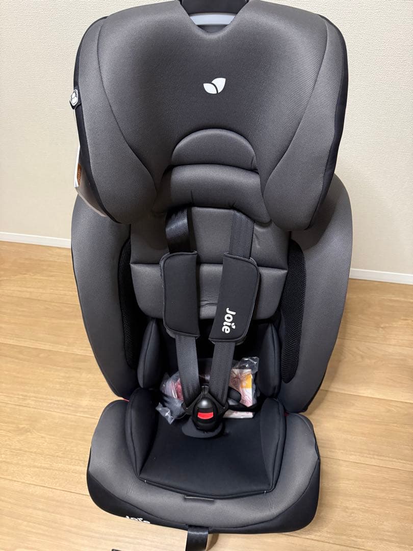 新品未使用　Joie チャイルドシート ボールド（エンバ—）