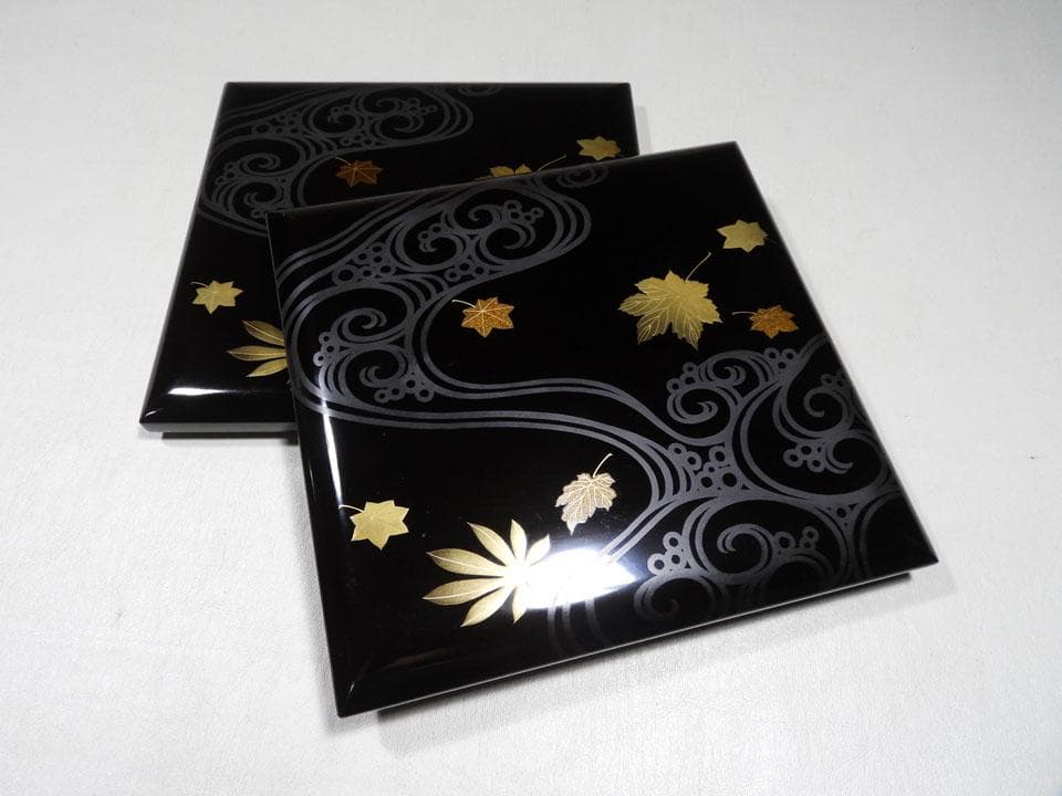 ●五段重 重箱 流水紅葉楓蒔絵 時代 木製漆器 美品 明治 箱付 高さ38㎝