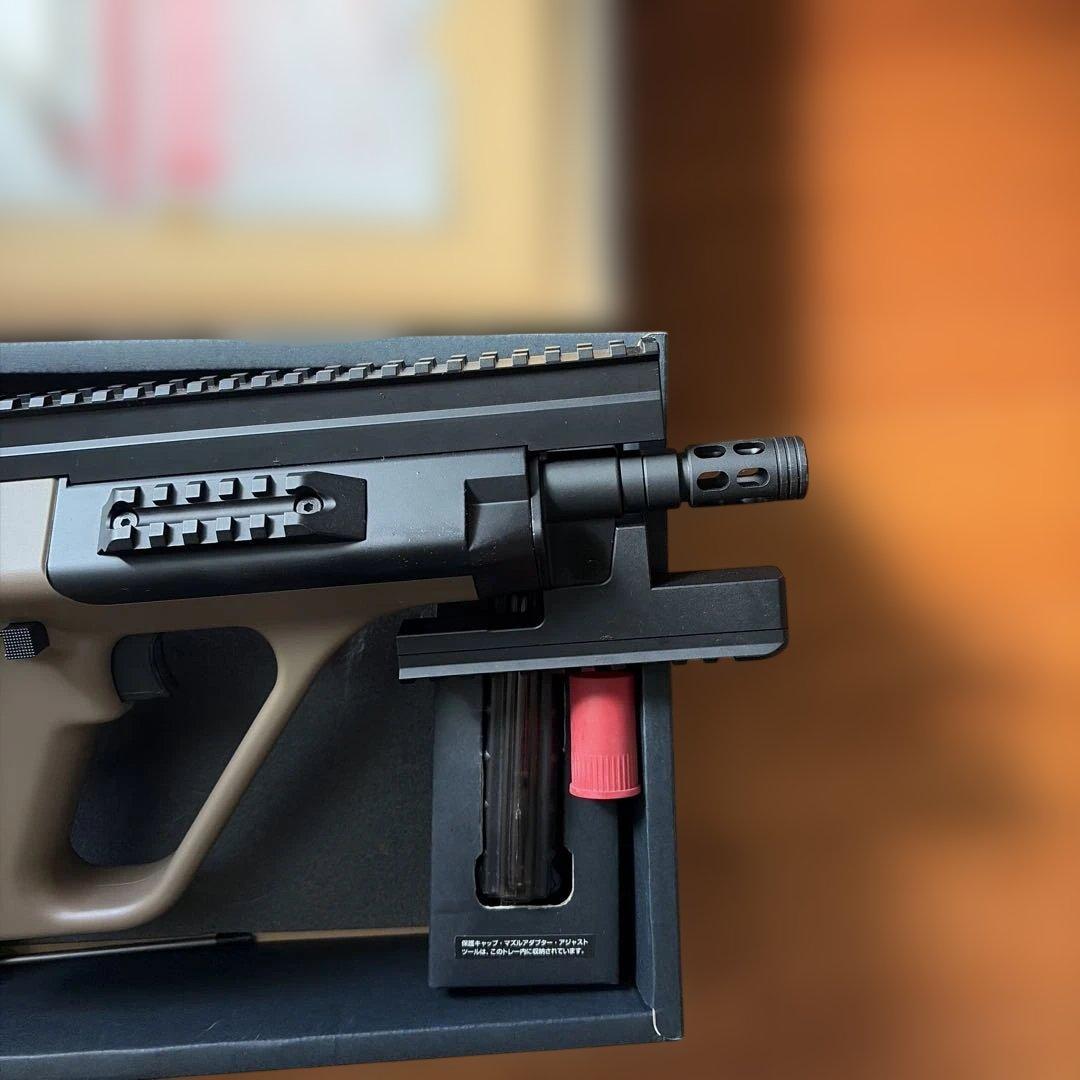 東京マルイ STEYR AUG タンカラー