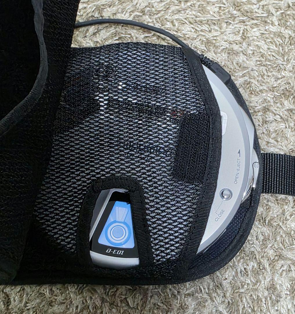 SONY　ソニー　CDWALKMAN D-E01 ケース付き