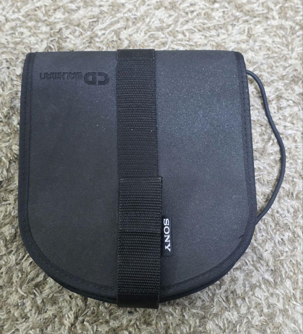 SONY　ソニー　CDWALKMAN D-E01 ケース付き