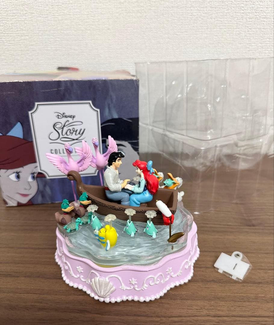 リトルマーメイド アリエル & エリック キスザガール LED フィギュア