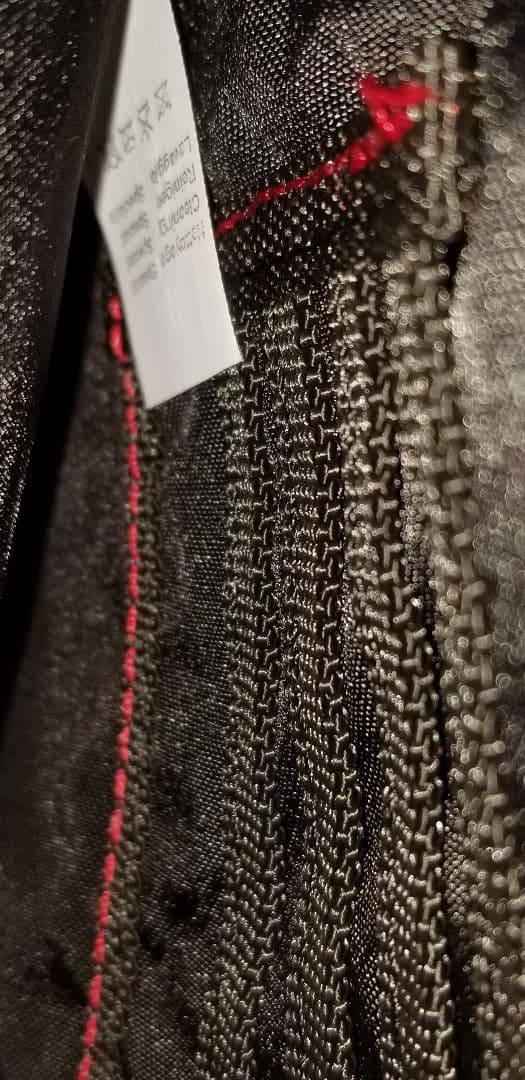 フェラーリ　ノートパソコン/タブレット用キャリアバッグ　ストラップ付き　本革