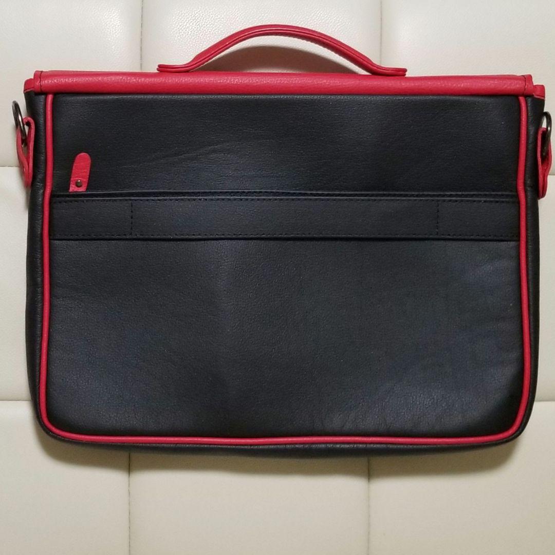 フェラーリ　ノートパソコン/タブレット用キャリアバッグ　ストラップ付き　本革