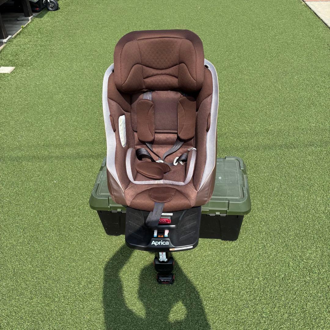Aprica クルリラ ISOFIX チャイルドシート ブラウン