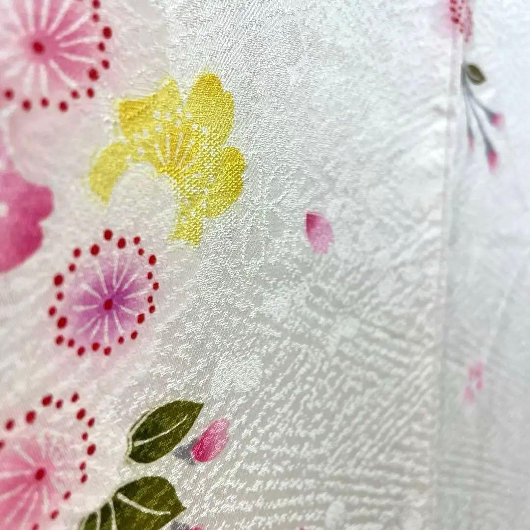 ［振袖］正絹　やわらかい白　ぼかし　桜　菊　草花　毬　流水　地紋　ママ振り