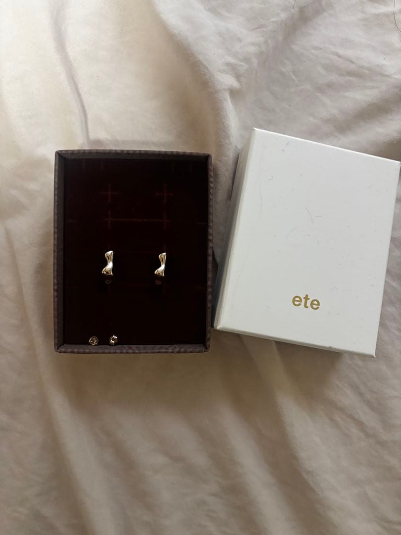 美品　ete ピアス