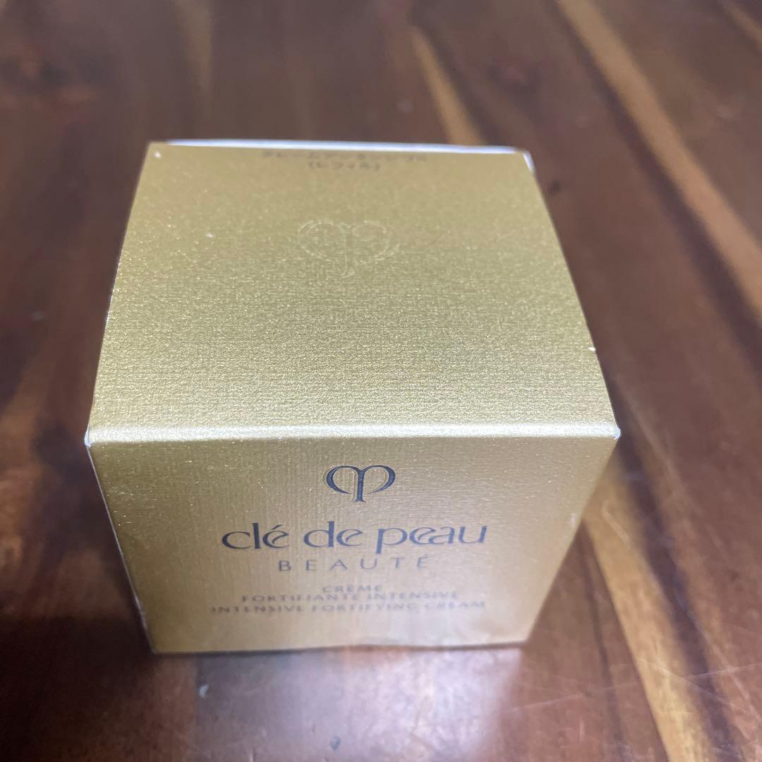 クレドポー　ボーテ クレームアンタンシヴ n （レフィル50g）