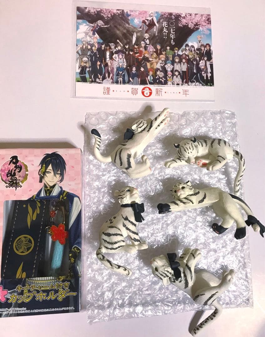 刀剣乱舞　まとめ売り　加州清光　骨喰藤四郎　五虎退　フィギュア　ポスター　カード