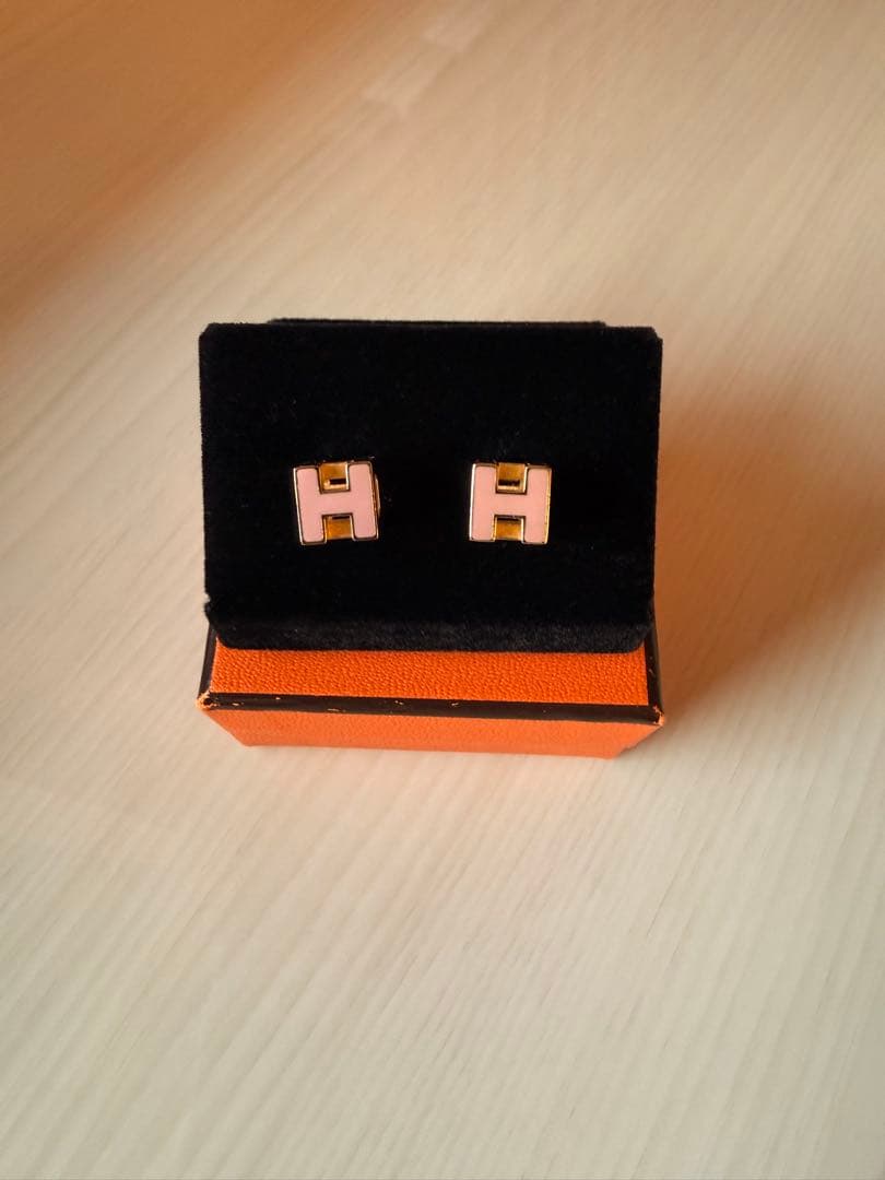 HERMES Hロゴデザイン ピアス