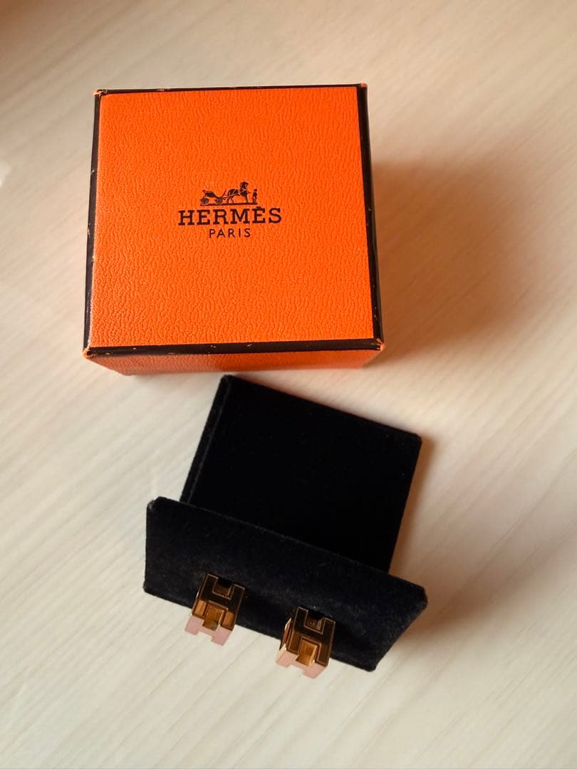 HERMES Hロゴデザイン ピアス