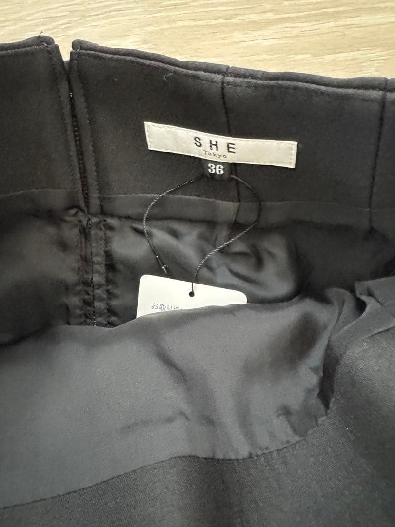 【新品】SHE tokyo タイトスカート　黒　36