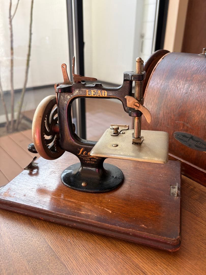 LEAD ミニチュアミシン 収納ケース付き