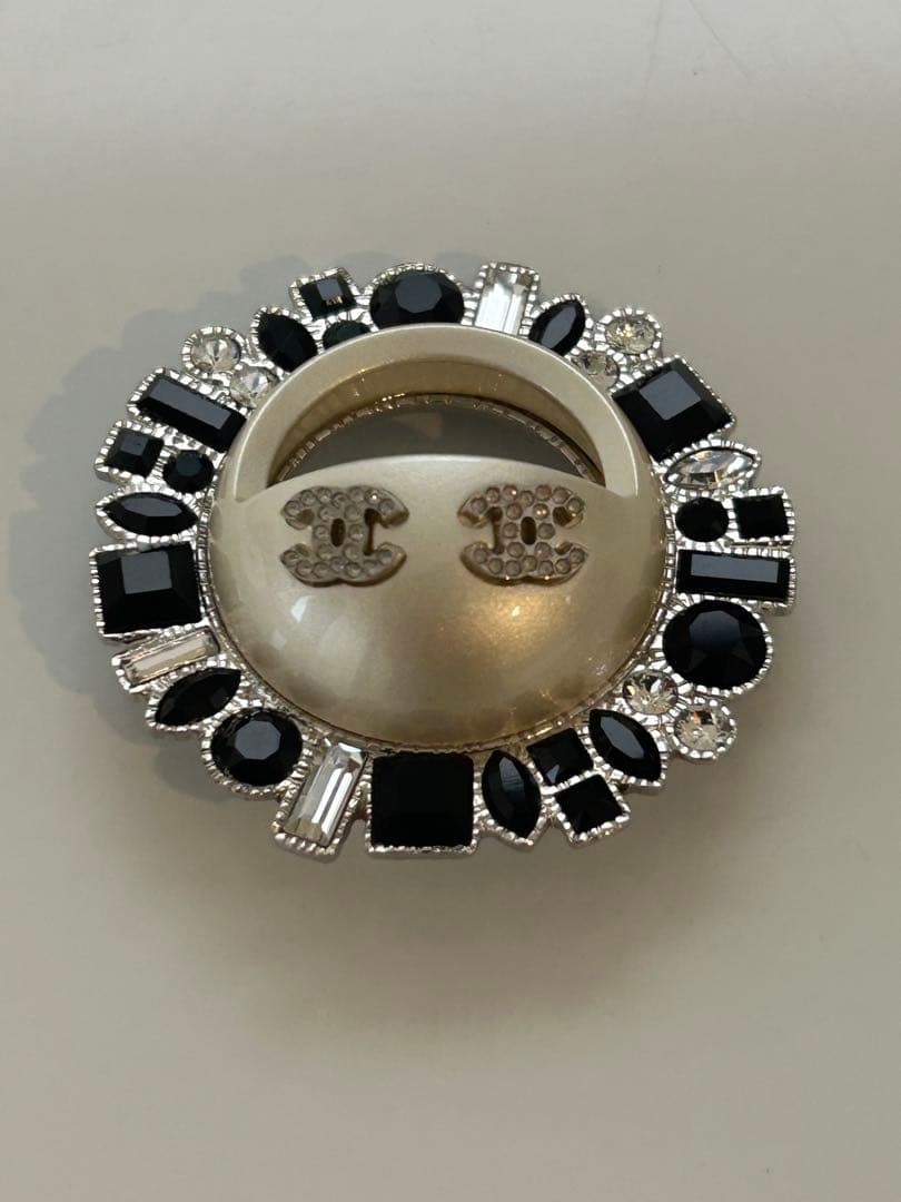 シャネル ココマーク スマイル ラインストーン ブローチ B17V