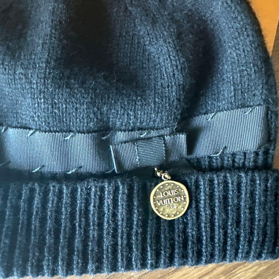 LOUIS VUITTON 黒 ニット帽 リボン付き